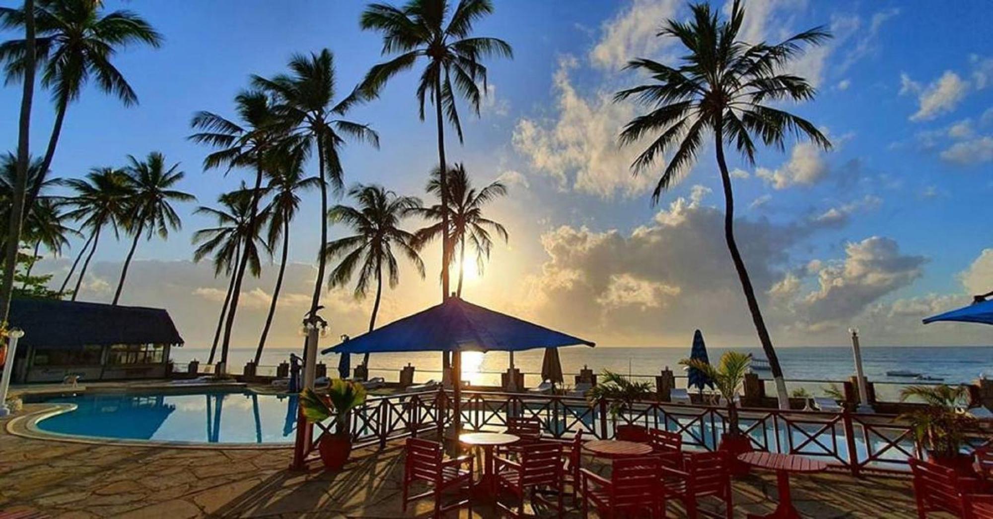 Sai Rock Beach Hotel & Spa Bamburi Exterior foto