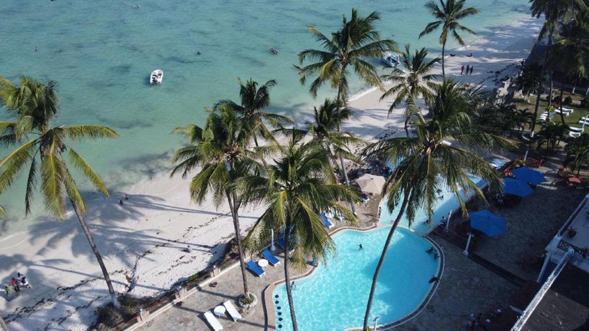 Sai Rock Beach Hotel & Spa Bamburi Exterior foto