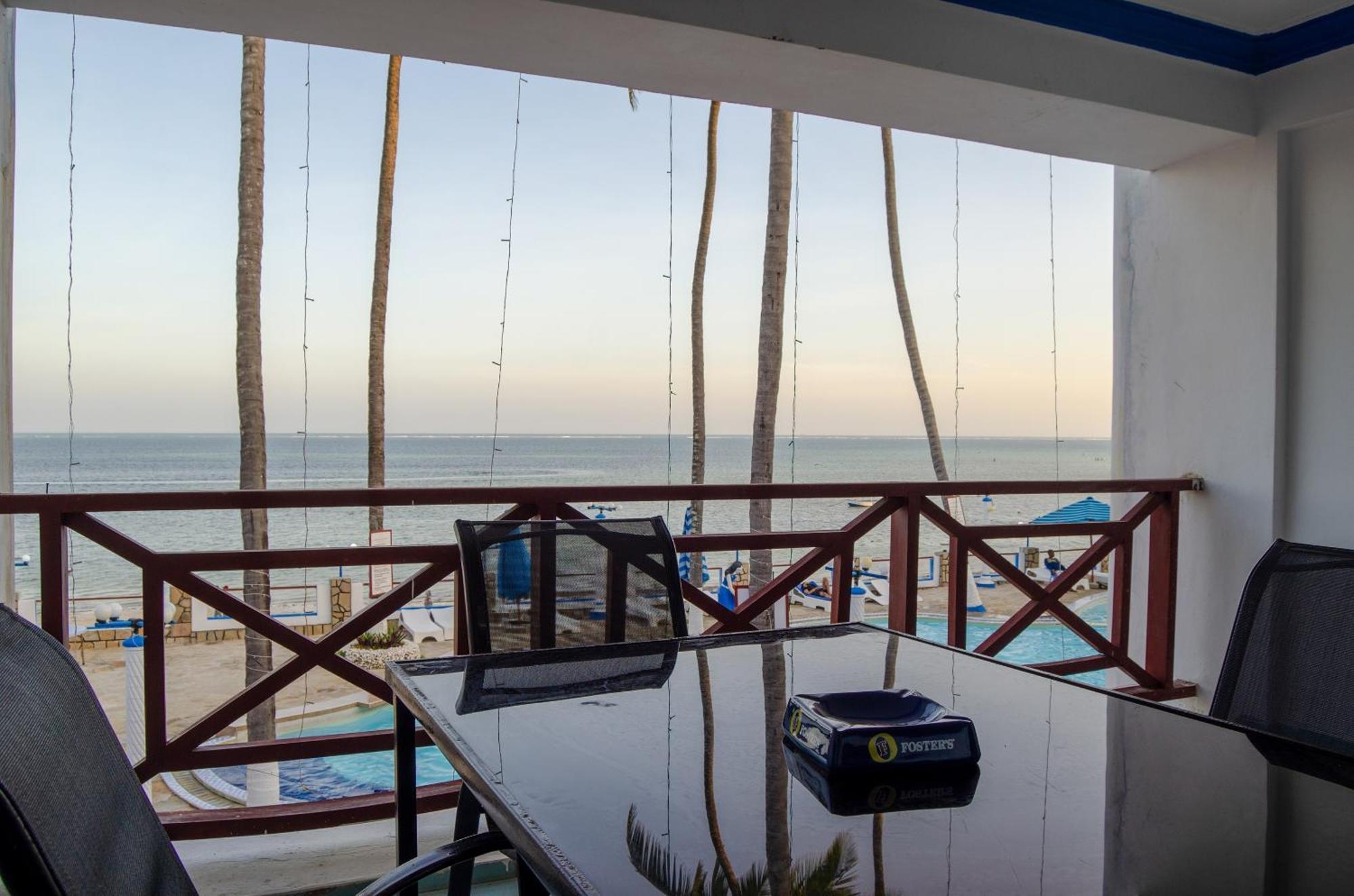 Sai Rock Beach Hotel & Spa Bamburi Quarto foto