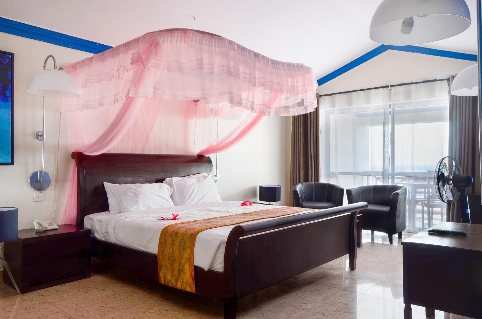 Sai Rock Beach Hotel & Spa Bamburi Exterior foto