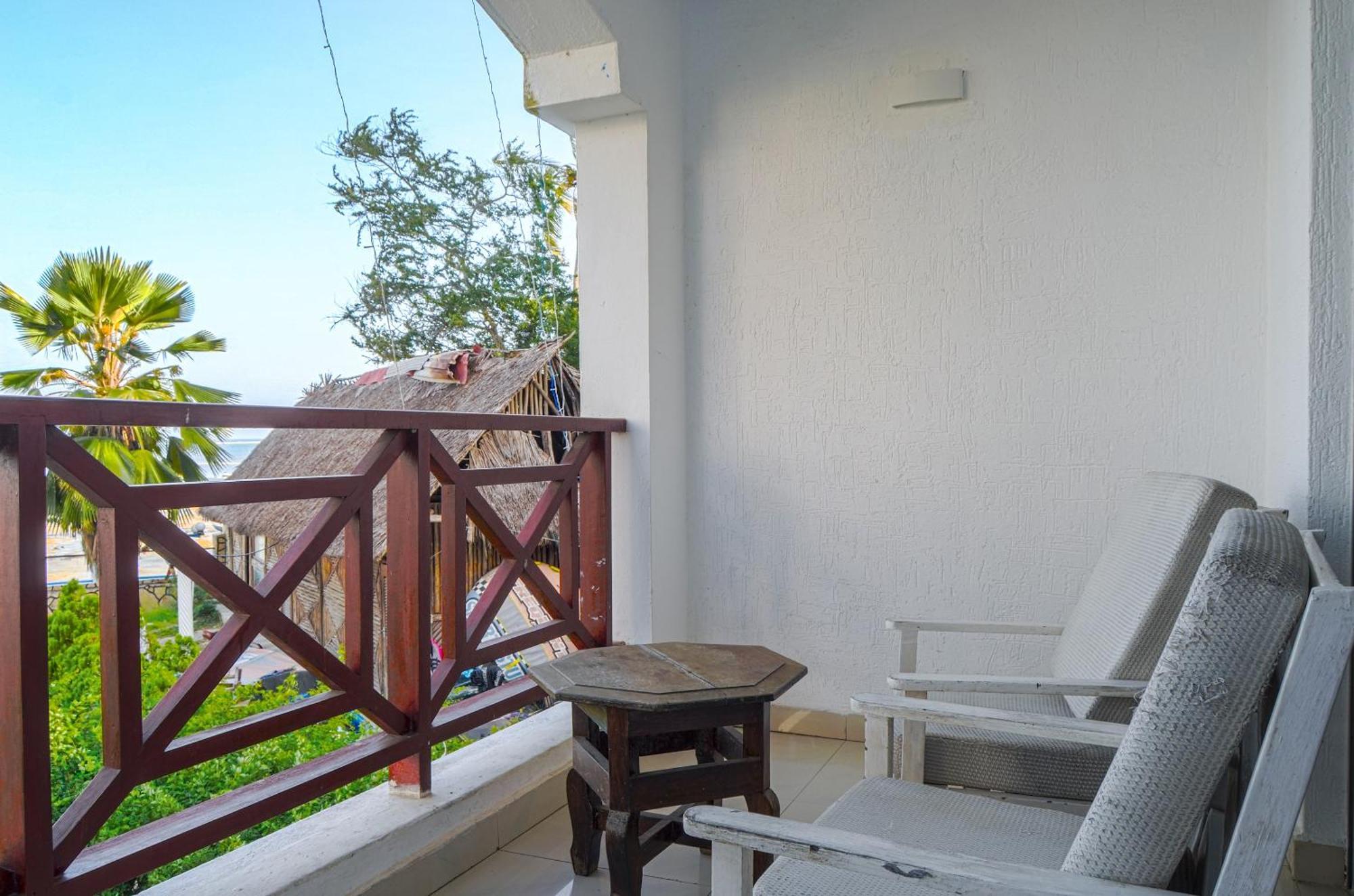 Sai Rock Beach Hotel & Spa Bamburi Exterior foto