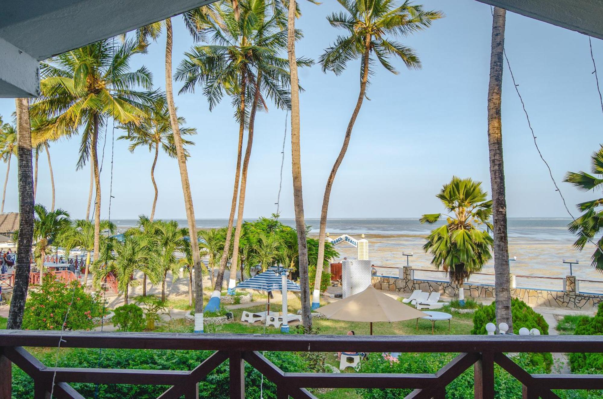 Sai Rock Beach Hotel & Spa Bamburi Exterior foto