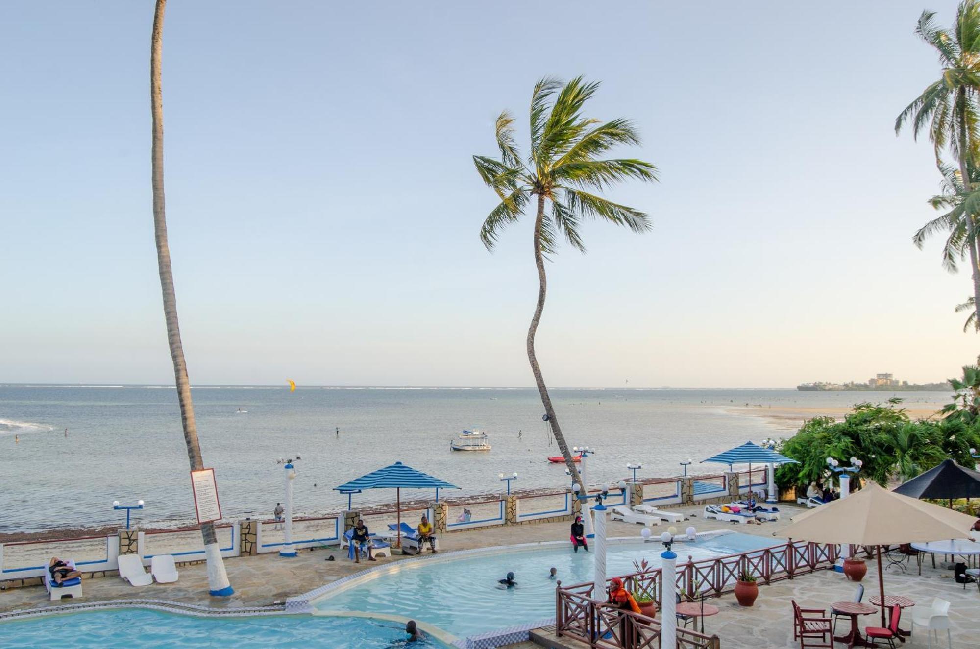 Sai Rock Beach Hotel & Spa Bamburi Exterior foto