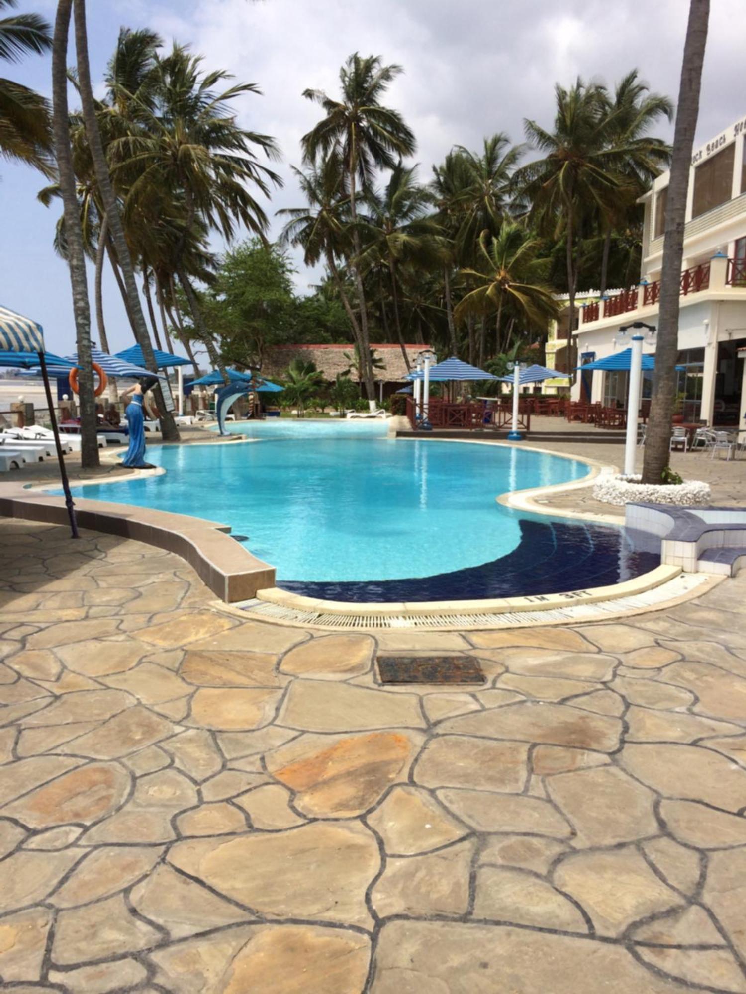 Sai Rock Beach Hotel & Spa Bamburi Exterior foto