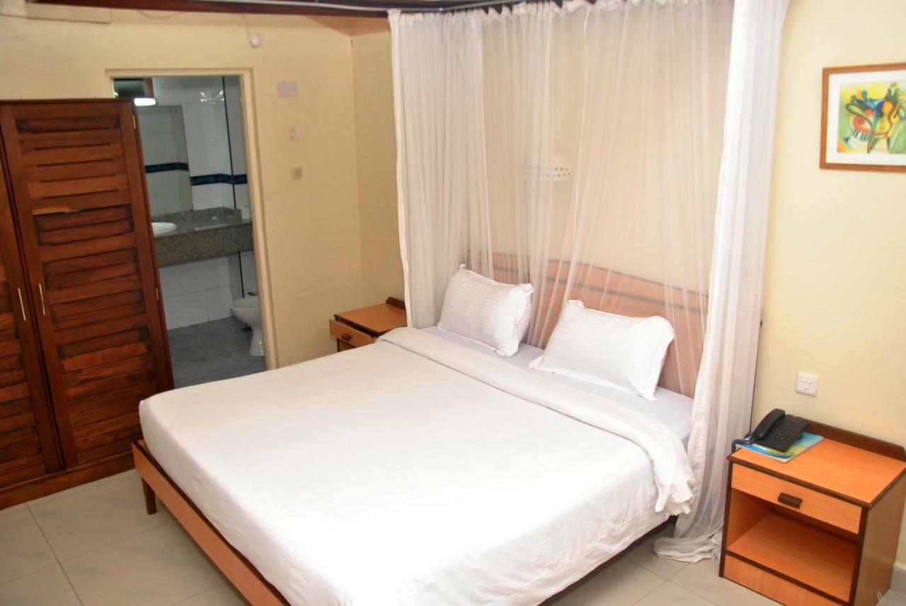 Sai Rock Beach Hotel & Spa Bamburi Exterior foto